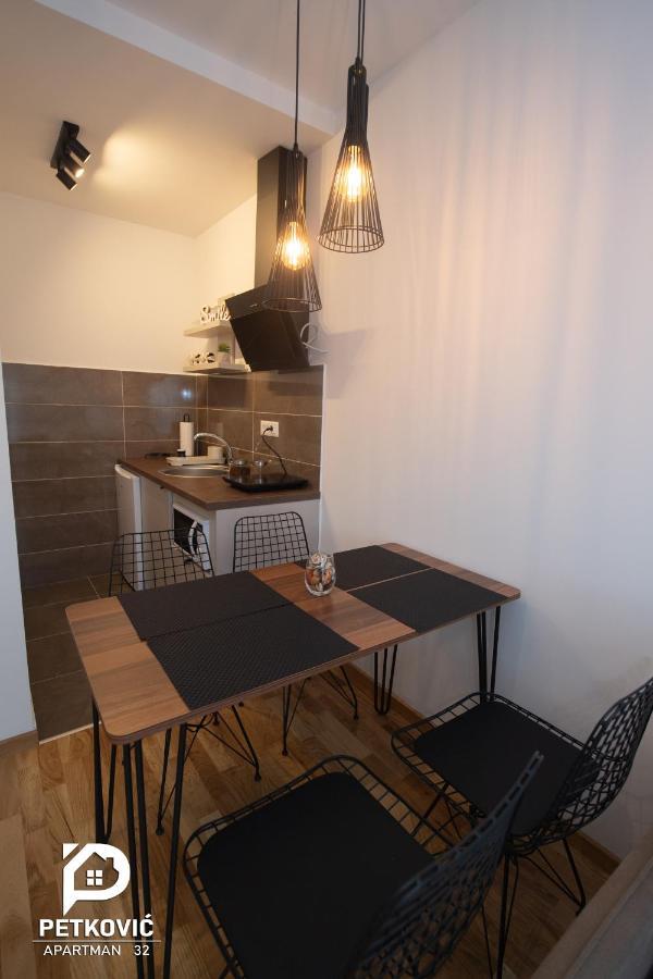 Petkovic Apartmani Studio32 Jagodina Esterno foto