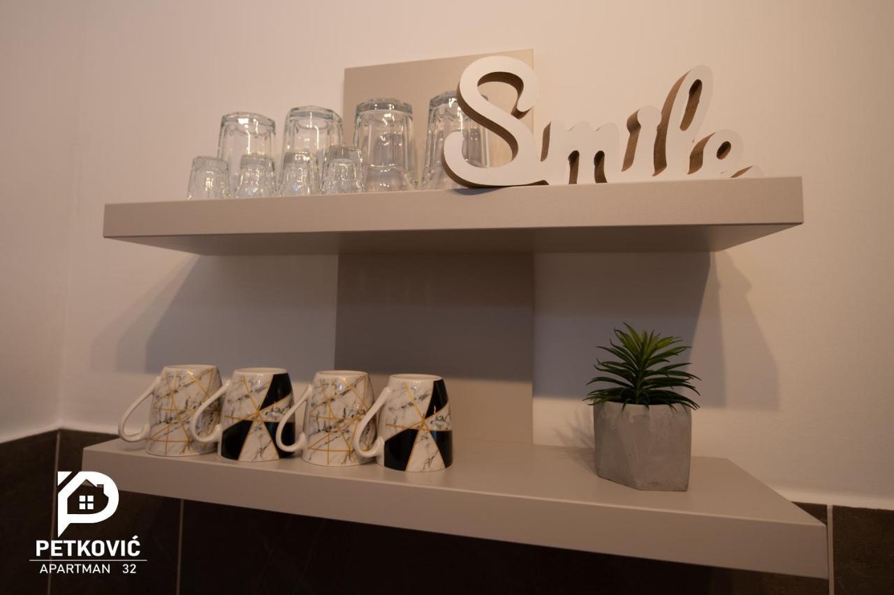Petkovic Apartmani Studio32 Jagodina Esterno foto