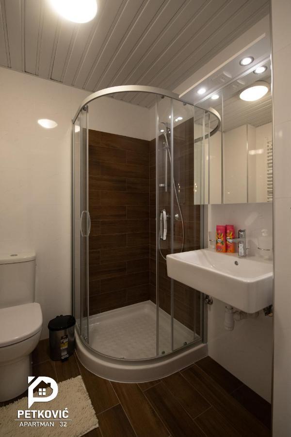 Petkovic Apartmani Studio32 Jagodina Esterno foto