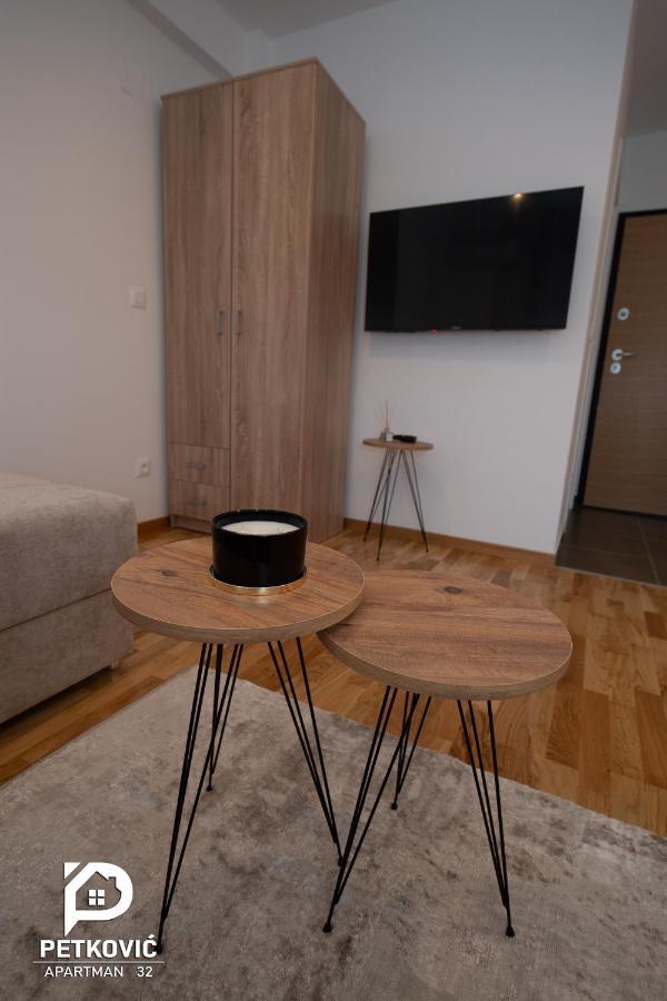 Petkovic Apartmani Studio32 Jagodina Esterno foto